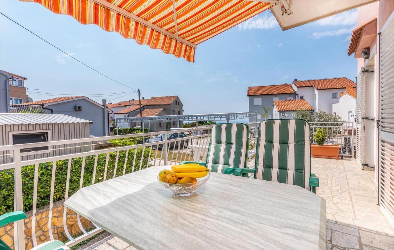 Awesome In With 1 Bedrooms And Wifi Омишаль